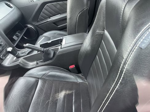 Used 2010 Ford Mustang Coupe image 25