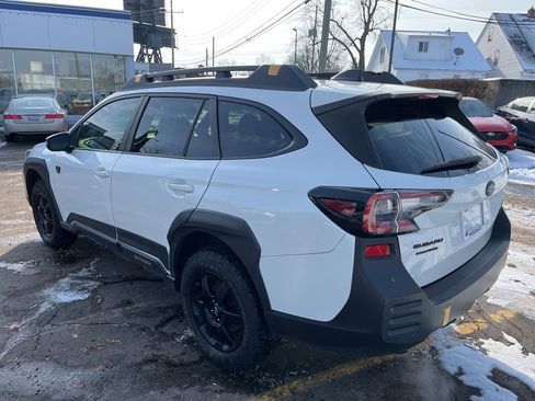 Used 2022 Subaru Outback Wilderness image 7