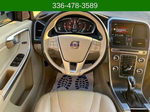 Used 2016 Volvo XC60 T5 Premier image 13
