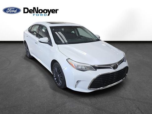 Used 2018 Toyota Avalon Touring w/ Carpet Mat Package FWD image 3