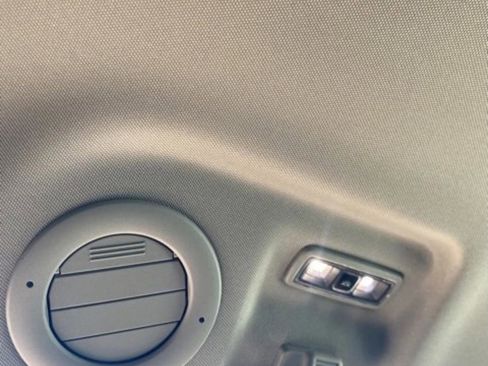 Used 2021 Ford Explorer XLT w/ Equipment Group 202A image 34