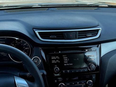 Used 2015 Nissan Rogue SV FWD image 13