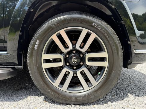 Used 2018 Toyota 4Runner Limited AWD/4WD image 60
