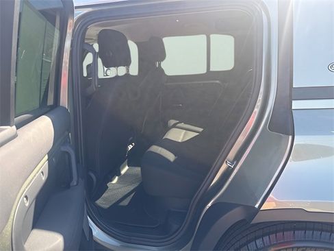 Used 2022 Land Rover Defender 110 image 15