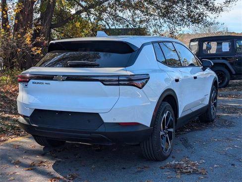 New 2026 Chevrolet Equinox EV LT image 2