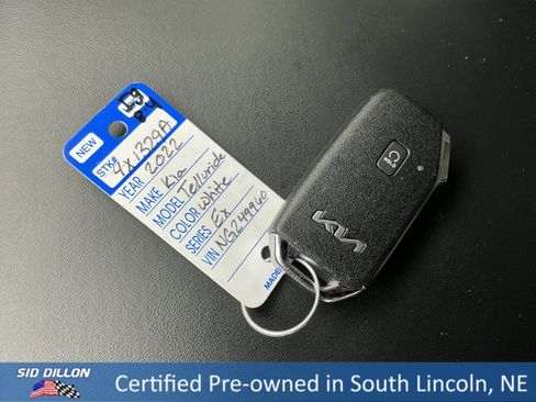 Used 2022 Kia Telluride SX w/ SX Prestige Package image 8