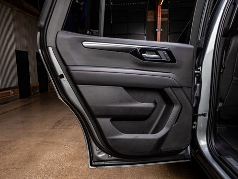 Used 2025 Chevrolet Tahoe RST image 38