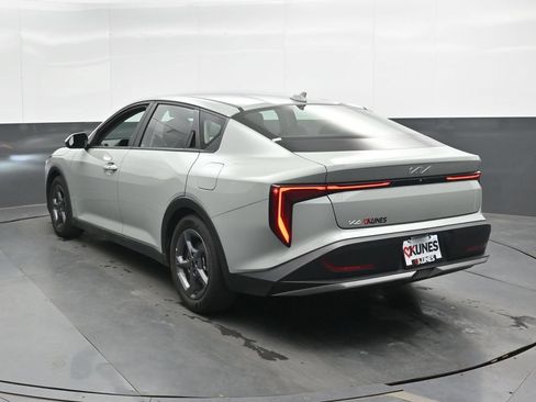 Used 2025 Kia K4 FWD image 9