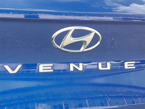 Used 2022 Hyundai Venue SE image 37
