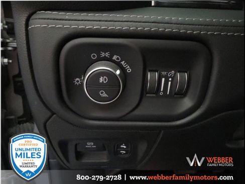Used 2022 RAM 1500 Limited AWD/4WD image 19
