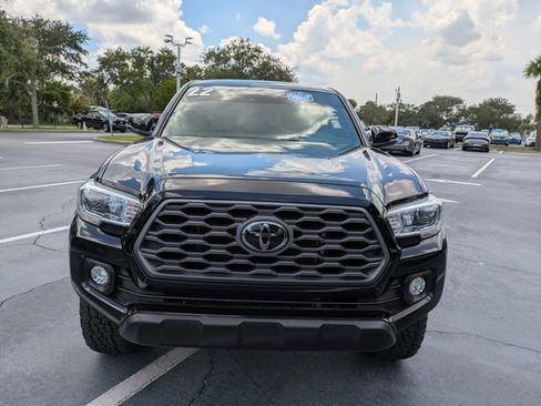Used 2022 Toyota Tacoma TRD Off-Road w/ Technology Package AWD/4WD image 9