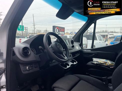 Used 2024 Mercedes-Benz Sprinter 2500 image 14