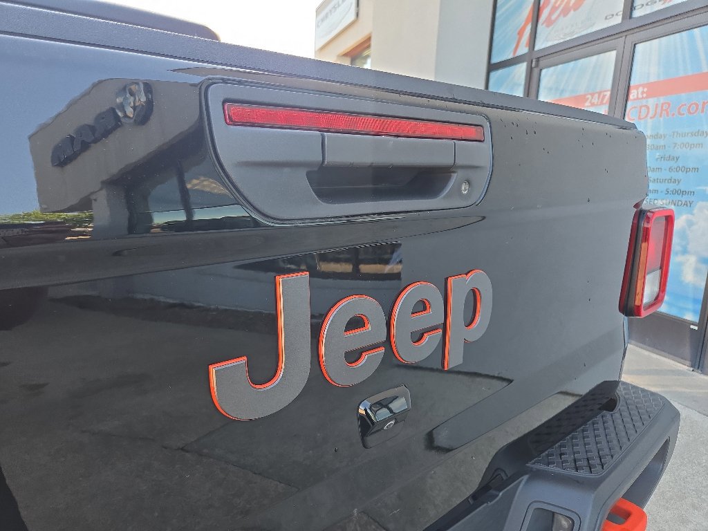 Used 2023 Jeep Gladiator Mojave w/ Cold Weather Group AWD/4WD image 20