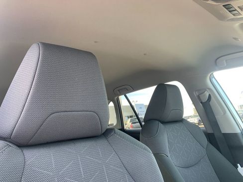 Used 2025 Toyota RAV4 XLE AWD/4WD image 19