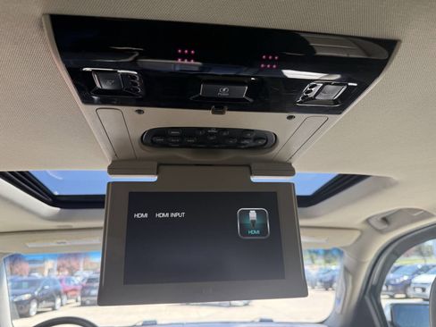 Used 2018 Chevrolet Tahoe LT w/ LT Signature Package AWD/4WD image 31