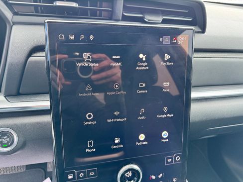 Used 2025 GMC Terrain Elevation image 27