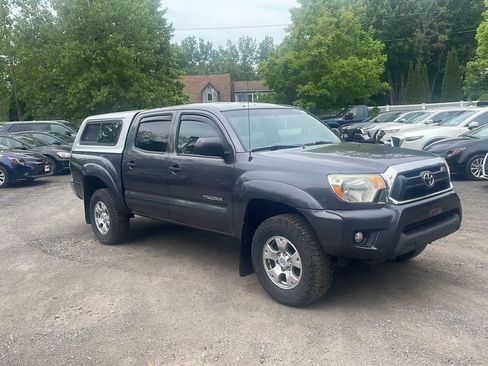 Used 2015 Toyota Tacoma 4x4 Double Cab w/ SR5 Package image 10