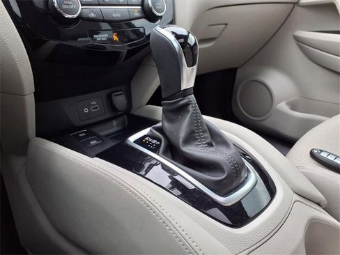 Used 2019 Nissan Rogue Sport SL w/ Premium Package image 12