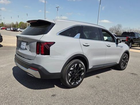 Used 2026 Kia Sorento EX w/ EX Premium Package image 10