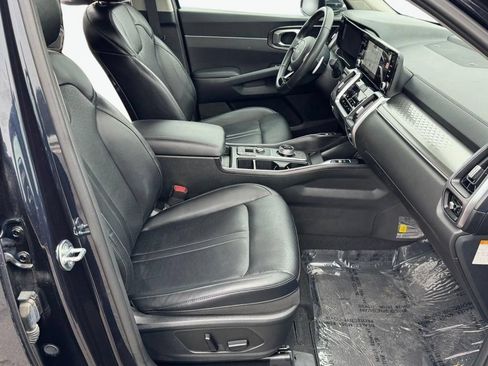 Used 2023 Kia Sorento EX AWD/4WD image 29