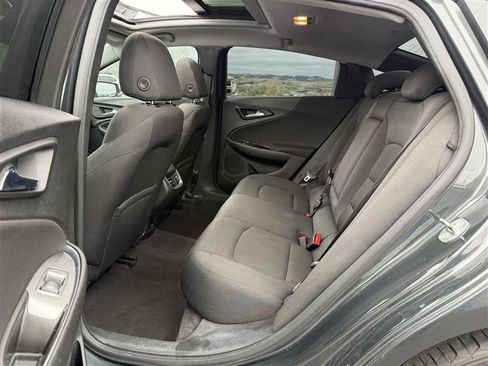 Used 2017 Chevrolet Malibu LT FWD image 13
