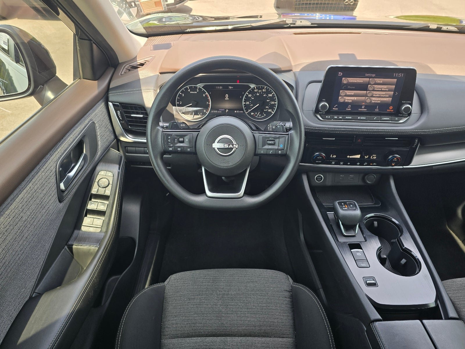 Used 2022 Nissan Rogue SV FWD image 13