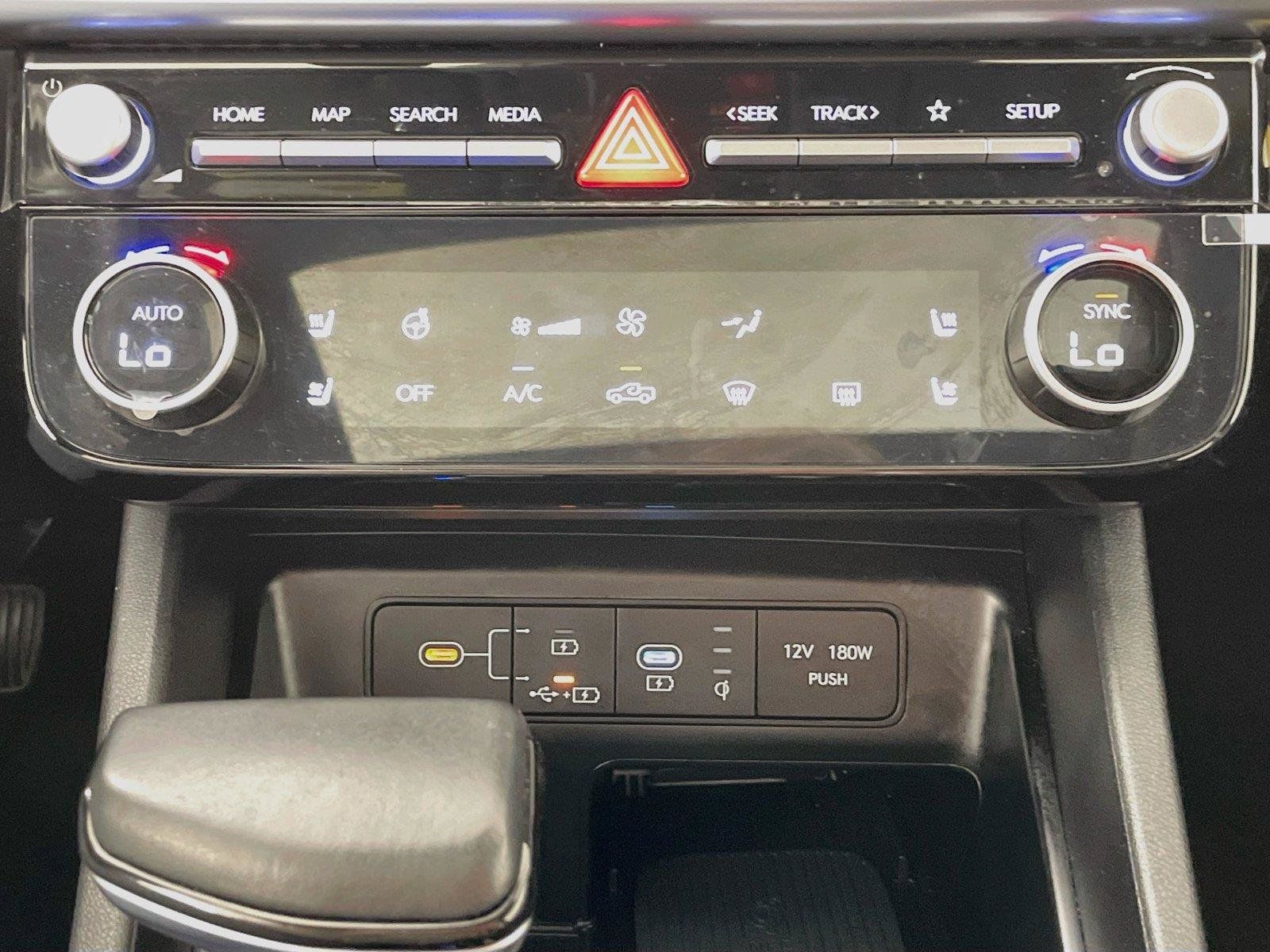 Certified 2025 Hyundai Santa Cruz Limited AWD/4WD image 20