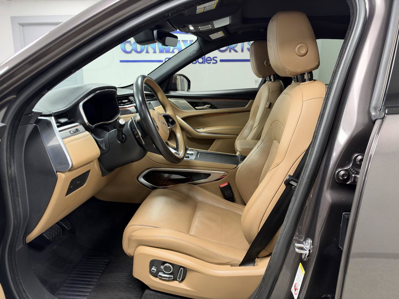Used 2023 Jaguar F-PACE S AWD/4WD image 8
