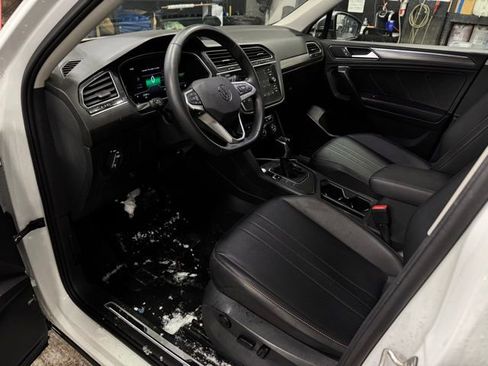 Used 2024 Volkswagen Tiguan Wolfsburg Edition image 17
