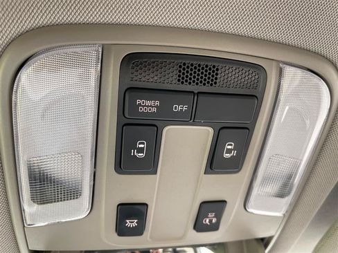 Used 2017 Kia Sedona LX w/ LX Essentials Premium Package FWD image 86