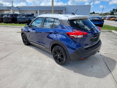 Used 2020 Nissan Kicks SR w/ SR Premium Package FWD image 3