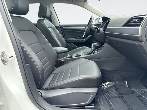 Used 2023 Volkswagen Jetta SE w/ Panoramic Sunroof Package FWD image 16