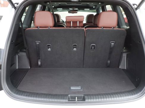 Used 2024 Kia Telluride EX w/ EX Captain's Chair Package image 37