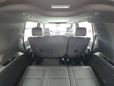 Used 2023 Chevrolet Suburban RST w/ Luxury Package image 15