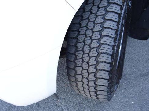 Used 2014 Nissan Frontier SV w/ SV Value Truck Package image 50