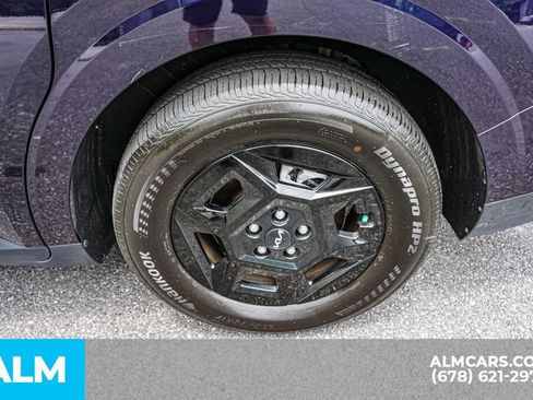 Used 2025 Kia Carnival FWD image 16