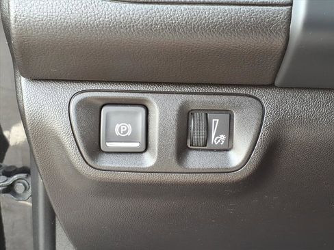 Certified 2023 GMC Acadia SLT image 18