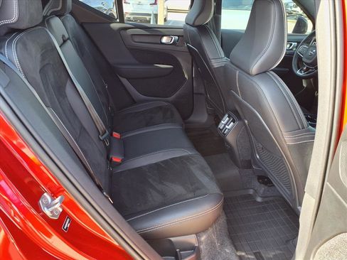Used 2021 Volvo XC40 T5 R-Design w/ Advanced Package image 15
