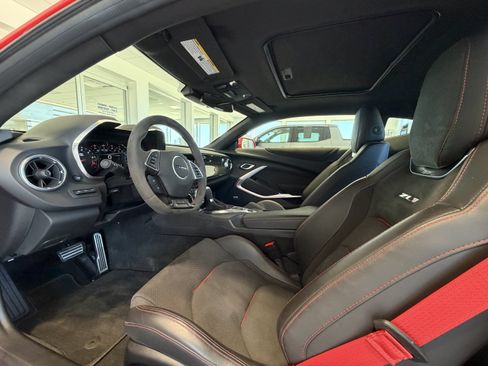 Used 2018 Chevrolet Camaro ZL1 RWD image 2