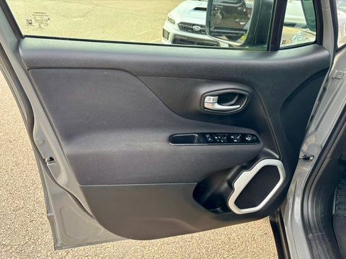 Used 2020 Jeep Renegade Sport image 9