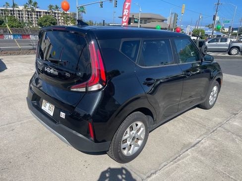 Used 2025 Kia Soul LX w/ LX Technology Package FWD image 6