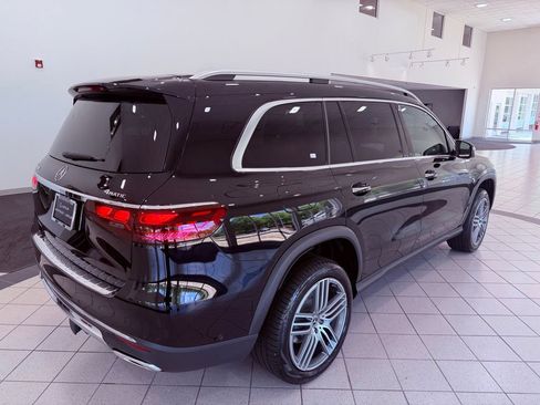 Used 2025 Mercedes-Benz GLS 450 4MATIC image 17