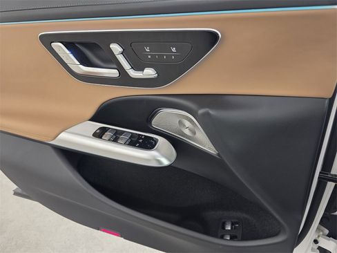 New 2026 Mercedes-Benz E 53 AMG e 4MATIC Sedan image 19