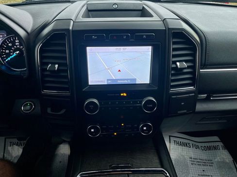 Used 2021 Ford Expedition Max Limited image 16