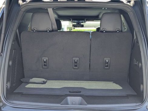 Used 2022 Chevrolet Tahoe LT w/ LT Signature Package image 17