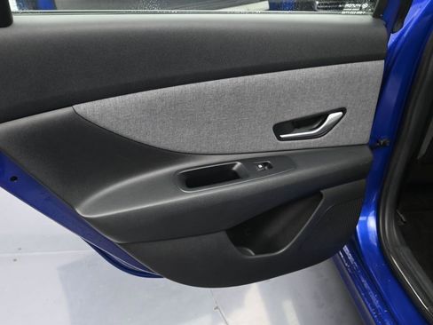 Used 2024 Hyundai Elantra Limited image 27