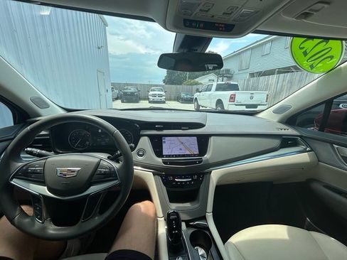 Used 2023 Cadillac XT5 Premium Luxury FWD image 23