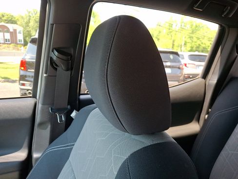 Used 2020 Toyota Tacoma TRD Off-Road w/ Technology Package AWD/4WD image 17