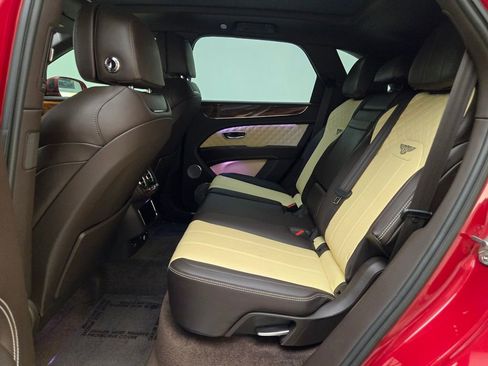 Certified 2021 Bentley Bentayga AWD/4WD image 23
