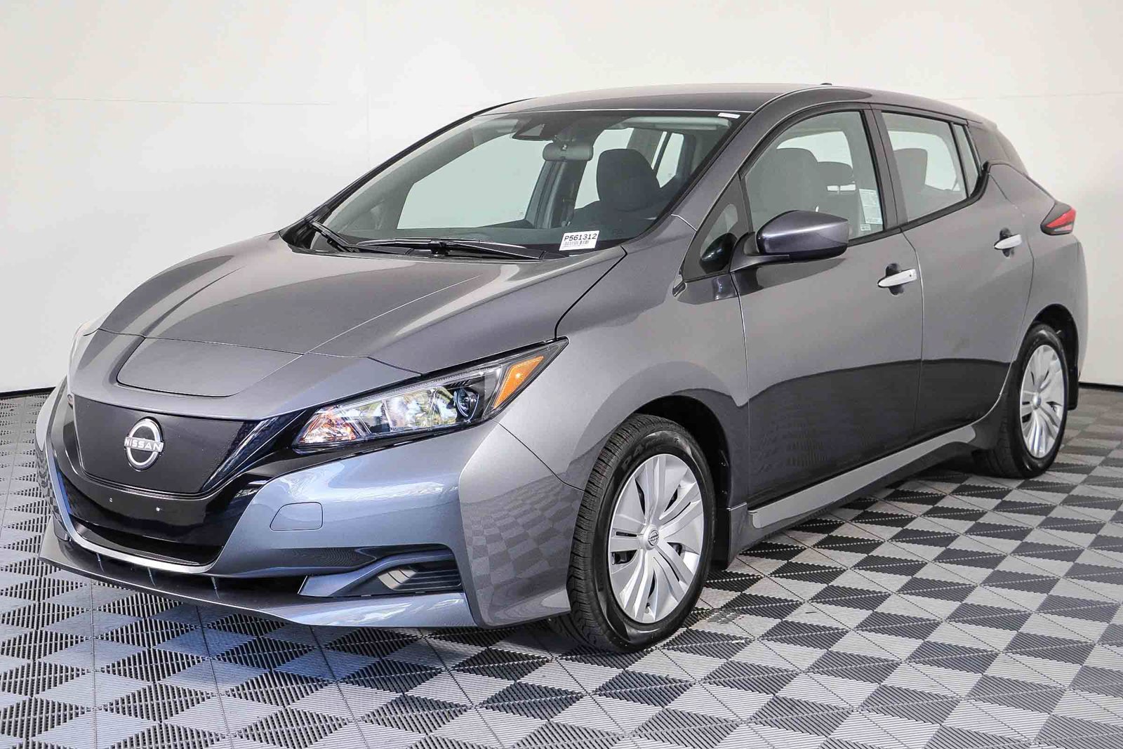 Used 2025 Nissan Leaf S FWD image 3